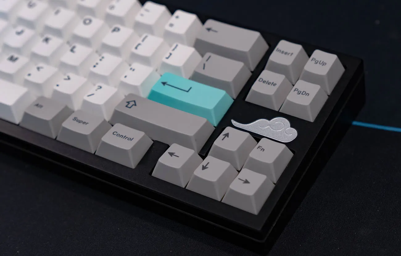 Hakushi white colorway with teal accent.